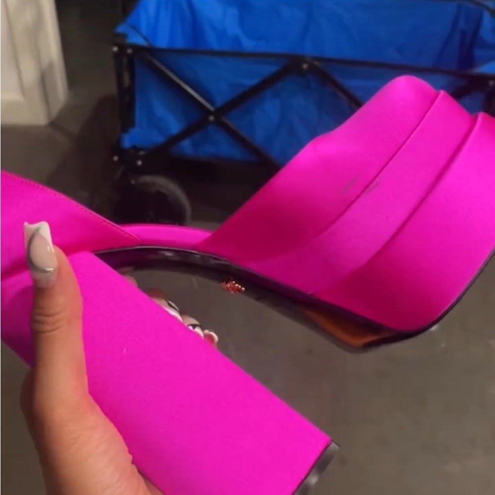 Pink platform Versace heel - Picture 3 of 4